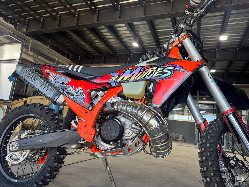 PROTECTOR DE BUFANDA TIPO JAULA PARA KTM-HUSQVARNA-GASGAS 250/300 2T 2023-2025 TBI